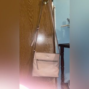 I used it twice and it’s too big for me I don’t carry much stuff around.